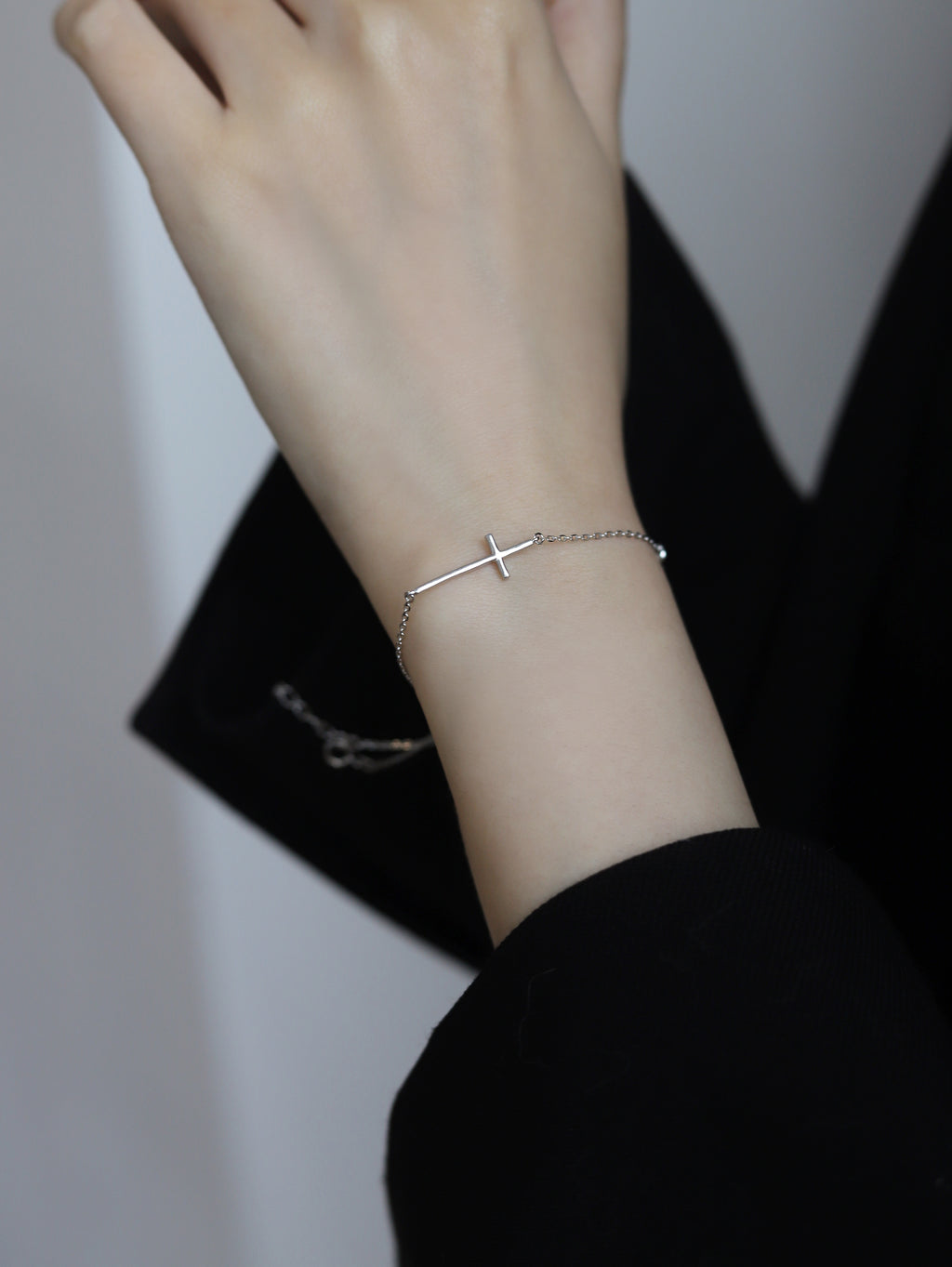 Light & Salt Living · S925 Sterling Silver Cross Bracelet