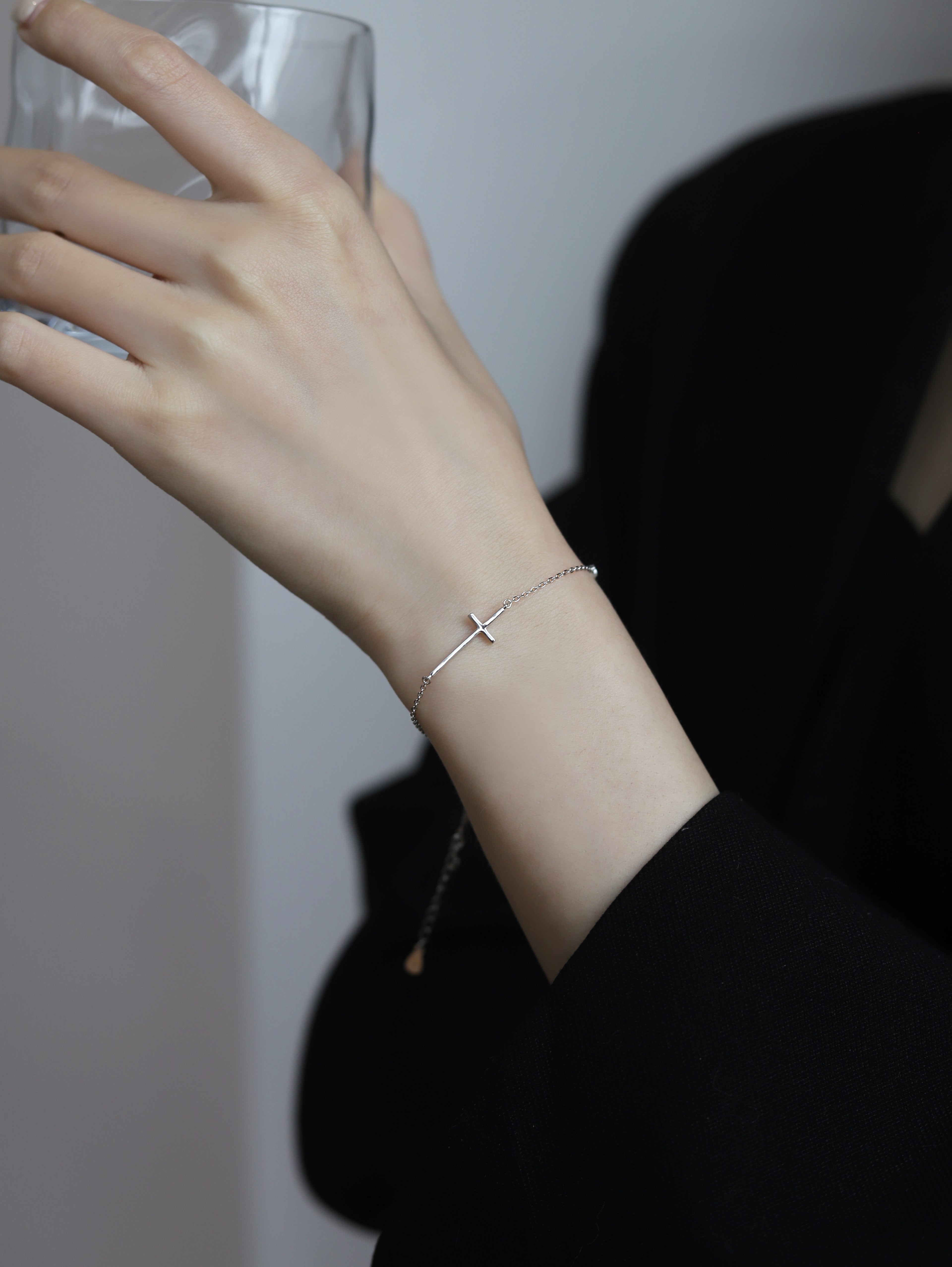 Light & Salt Living · S925 Sterling Silver Cross Bracelet