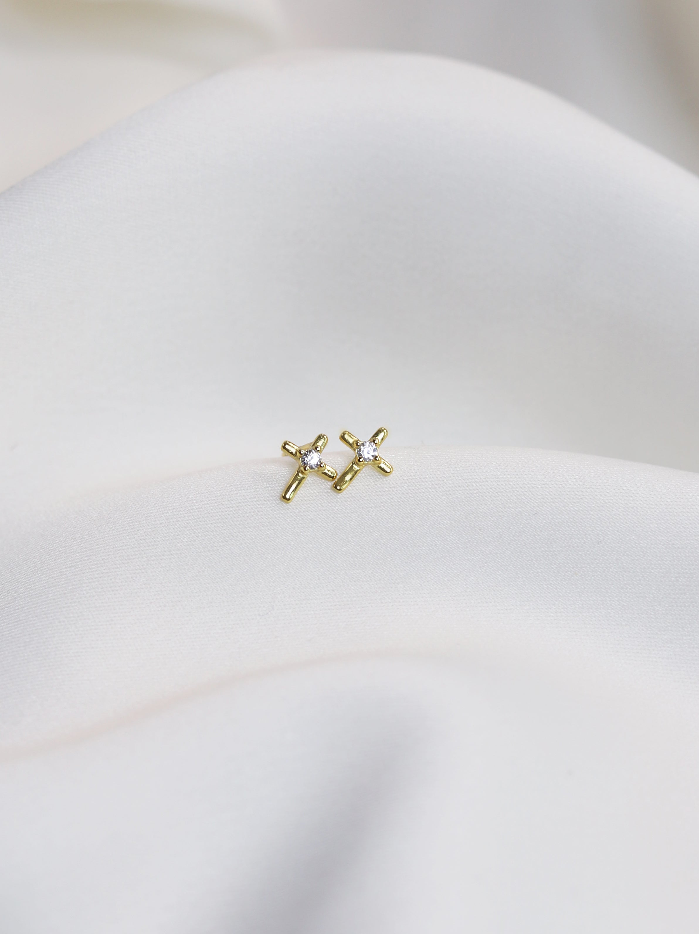 Light & Salt Living · Original S925 Sterling Silver Diamond-Accented Minimalist Stud Earrings
